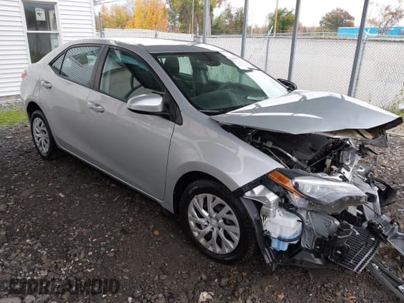 ✅ 2018 Toyota Corolla L • VIN: 2T1BURHEXJC003433 • Lot: 43594846. Wystawiony na IAAI z przebiegiem Nie podano. Bezpłatny archiwum sprzedaży aukcyjnych z USA i szczegółowy raport historii pojazdu na DreamBid. Zdjęcie 1.