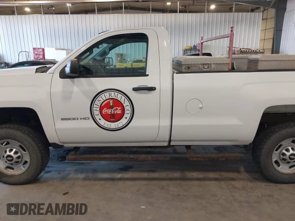 ✅ 2015 Chevrolet Silverado 2500HD Work Truck • VIN: 1GC0CUEG7FZ114814 • Lot: 42158008. Wystawiony na IAAI z przebiegiem 306 861 mil. Bezpłatny archiwum sprzedaży aukcyjnych z USA i szczegółowy raport historii pojazdu na DreamBid. Zdjęcie 15.