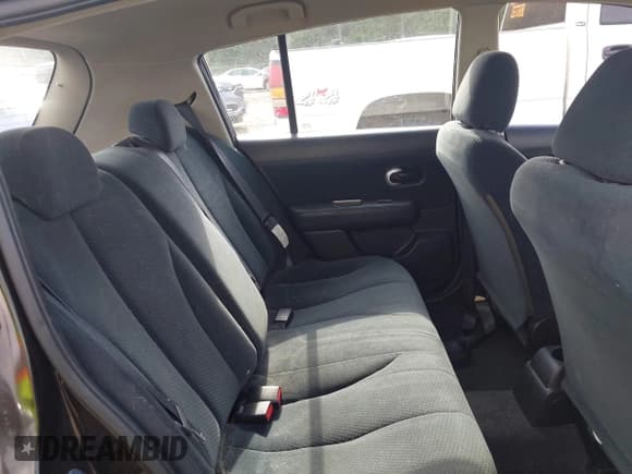 ✅ 2010 Nissan Versa SL • VIN: 3N1BC1CP1AL356298 • Лот: 42965670. Опубликован ранее на IAAI с пробегом 180 101 миль. Бесплатный доступ к архиву аукционных продаж из США и подробный отчёт об истории автомобиля на DreamBid. Изображение 8.