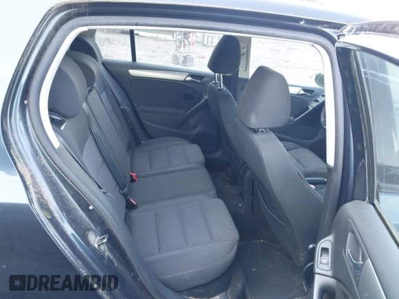 ✅ 2012 Volkswagen Golf • VIN: WVWDB7AJ4CW198112 • Lot: 42521399. Wystawiony na IAAI z przebiegiem 174 458 mil. Bezpłatny archiwum sprzedaży aukcyjnych z USA i szczegółowy raport historii pojazdu na DreamBid. Zdjęcie 8.