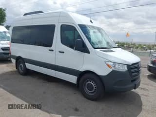 ✅ 2025 Mercedes-Benz Sprinter Passenger • VIN: W1Z4KFHY7SP819064 • Lot: 42761776. Wystawiony na IAAI z przebiegiem 1 985 mil. Bezpłatny archiwum sprzedaży aukcyjnych z USA i szczegółowy raport historii pojazdu na DreamBid. Zdjęcie 1.
