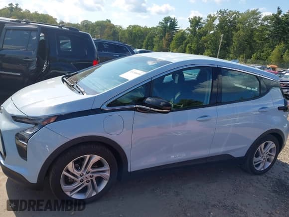 ✅ 2022 Chevrolet Bolt EV 1LT • VIN: 1G1FW6S01N4123923 • Lot: 43150699. Listed on IAAI with 18,951 mi. Free auction sales archive from the USA and detailed vehicle history report at DreamBid. Image 14.