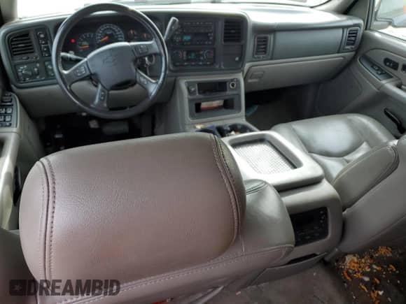 2005 Chevrolet Suburban LS with VIN 3GNFK16Z65G261496, listed as a Copart auction lot 80455624 with 139,102 mi miles and Salvage title. Bid and sale history available at DreamBid. Image 8.