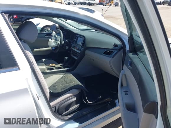 ✅ 2018 Hyundai Sonata Eco • VIN: 5NPE24AA2JH723156 • Лот: 43365115. Опубликован ранее на IAAI с пробегом 67 123 миль. Бесплатный доступ к архиву аукционных продаж из США и подробный отчёт об истории автомобиля на DreamBid. Изображение 5.