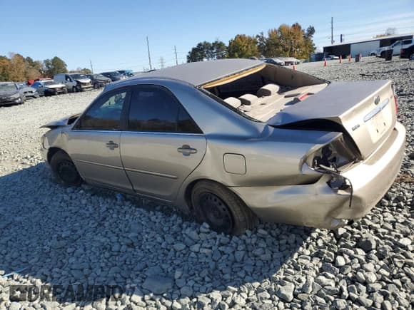 ✅ 2005 Toyota Camry STD • VIN: JTDBE32K553014251 • Lot: 82769335. Listed on Copart with 193,552 mi. Free auction sales archive from the USA and detailed vehicle history report at DreamBid. Image 2.