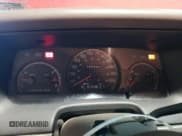 ✅ 1999 Ford Crown Victoria • VIN: 2FAFP73W3XX114736 • Lot: 68501254. Wystawiony na Copart z przebiegiem 137 334 mil. Bezpłatny archiwum sprzedaży aukcyjnych z USA i szczegółowy raport historii pojazdu na DreamBid. Zdjęcie 9.