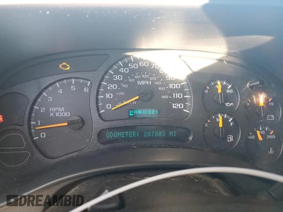 ✅ 2004 Chevrolet Silverado 1500 LS • VIN: 2GCEK13T941382163 • Lot: 84823424. Wystawiony na Copart z przebiegiem 207 003 mil. Bezpłatny archiwum sprzedaży aukcyjnych z USA i szczegółowy raport historii pojazdu na DreamBid. Zdjęcie 9.