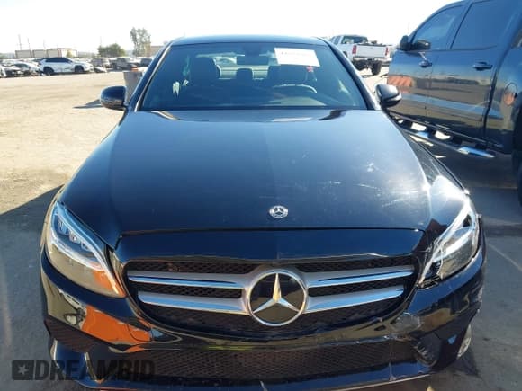 ✅ 2019 Mercedes-Benz C 300 • VIN: 55SWF8DB8KU321998 • Лот: 43552589. Опубликован ранее на IAAI с пробегом 33 929 миль. Бесплатный доступ к архиву аукционных продаж из США и подробный отчёт об истории автомобиля на DreamBid. Изображение 12.