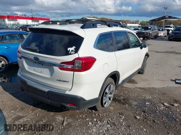 ✅ 2022 Subaru Ascent Premium • VIN: 4S4WMACD3N3442825 • Lot: 43557148. Listed on IAAI with 62,990 mi. Free auction sales archive from the USA and detailed vehicle history report at DreamBid. Image 4.