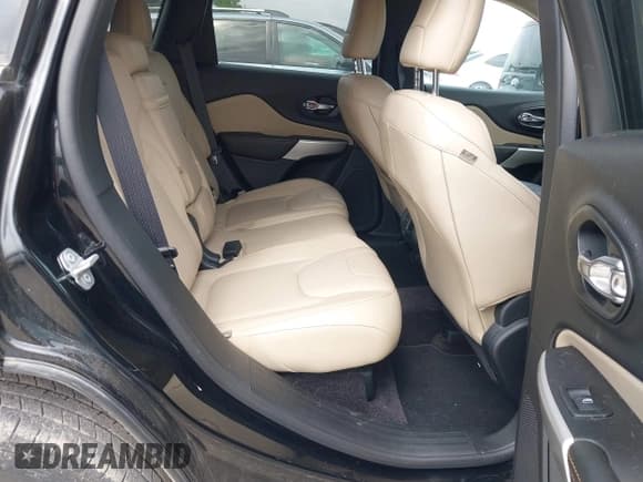 ✅ 2018 Jeep Cherokee Limited • VIN: 1C4PJMDB5JD516024 • Lot: 42156933. Wystawiony na IAAI z przebiegiem 159 761 mil. Bezpłatny archiwum sprzedaży aukcyjnych z USA i szczegółowy raport historii pojazdu na DreamBid. Zdjęcie 8.