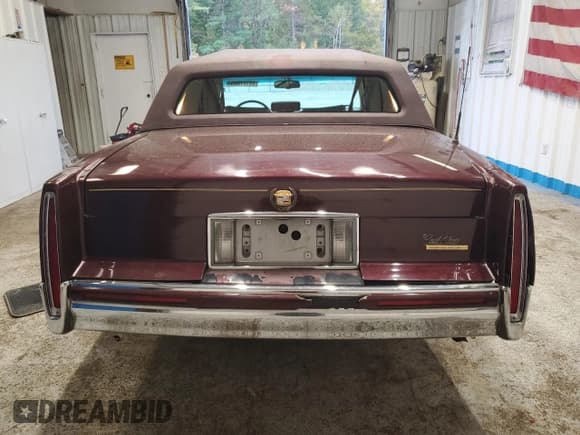 ✅ 1992 Cadillac DeVille • VIN: 1G6CD13B5N4278268 • Lot: 86127065. Listed on Copart with 69,524 mi. Free auction sales archive from the USA and detailed vehicle history report at DreamBid. Image 6.