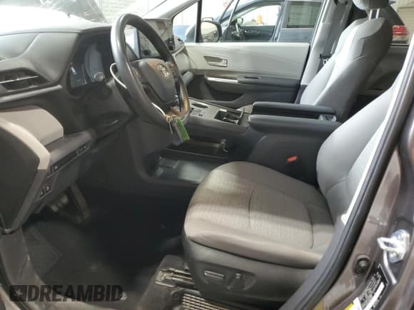 ✅ 2022 Toyota Sienna LE • VIN: 5TDKSKFC6NS069764 • Lot: 87367215. Listed on Copart with 115,674 mi. Free auction sales archive from the USA and detailed vehicle history report at DreamBid. Image 7.