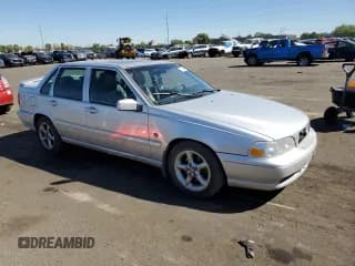 ✅ 2000 Volvo S70 • VIN: YV1LS61J4Y2630471 • Lot: 72342454. Wystawiony na Copart z przebiegiem 167 733 mil. Bezpłatny archiwum sprzedaży aukcyjnych z USA i szczegółowy raport historii pojazdu na DreamBid. Zdjęcie 4.
