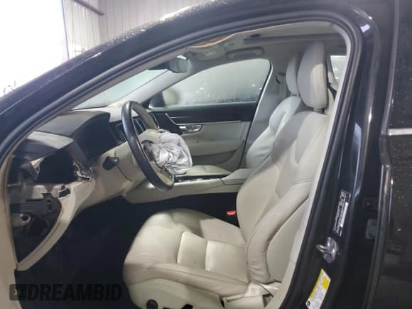 ✅ 2019 Volvo S90 Momentum • VIN: LVY102MK0KP078907 • Lot: 46262725. Wystawiony na Copart z przebiegiem Nie podano. Bezpłatny archiwum sprzedaży aukcyjnych z USA i szczegółowy raport historii pojazdu na DreamBid. Zdjęcie 7.