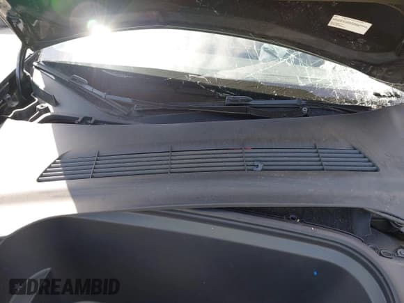 ✅ 2024 Tesla Model Y • VIN: 7SAYGDED2RF032628 • Lot: 42507569. Wystawiony na IAAI z przebiegiem 22 845 mil. Bezpłatny archiwum sprzedaży aukcyjnych z USA i szczegółowy raport historii pojazdu na DreamBid. Zdjęcie 10.