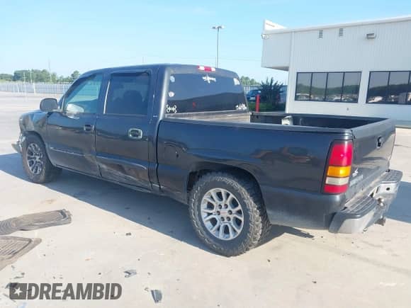 2005 GMC Sierra 1500 SLT with VIN 2GTEC13T351268321, listed as a IAAI auction lot 42891070 with 296,226 mi miles and . Bid and sale history available at DreamBid. Image 3.