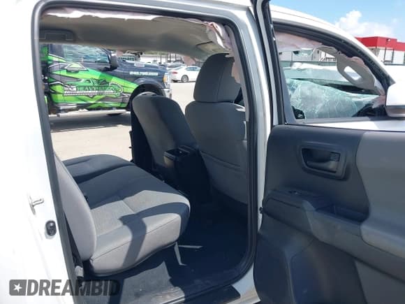 ✅ 2017 Toyota Tacoma SR5 • VIN: 5TFCZ5AN8HX066776 • Lot: 43102320. Wystawiony na IAAI z przebiegiem 126 661 mil. Bezpłatny archiwum sprzedaży aukcyjnych z USA i szczegółowy raport historii pojazdu na DreamBid. Zdjęcie 8.