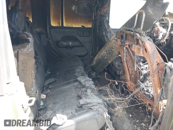 ✅ 2021 Jeep Wrangler Unlimited Rubicon • VIN: 1C4HJXFG6MW599051 • Lot: 42965919. Wystawiony na IAAI z przebiegiem Nie podano. Bezpłatny archiwum sprzedaży aukcyjnych z USA i szczegółowy raport historii pojazdu na DreamBid. Zdjęcie 8.