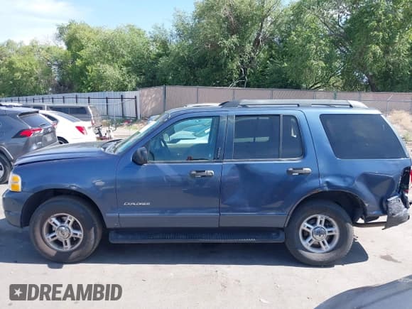 ✅ 2005 Ford Explorer XLT • VIN: 1FMZU63K65UA11317 • Lot: 42603292. Listed on IAAI with 218,625 mi. Free auction sales archive from the USA and detailed vehicle history report at DreamBid. Image 14.