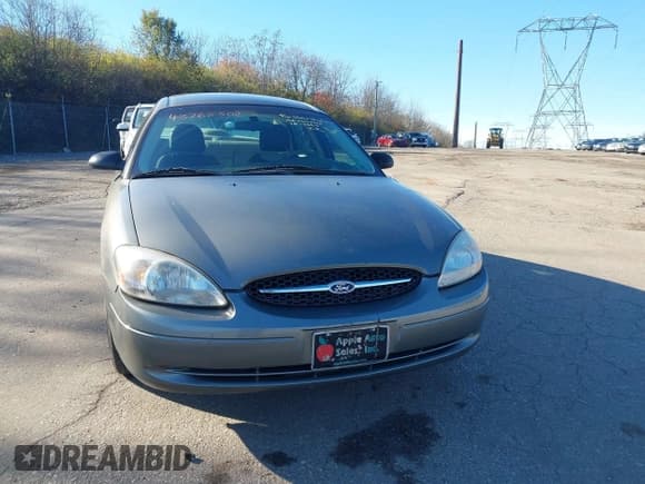 ✅ 2001 Ford Taurus SE • VIN: 1FAFP53S81G133214 • Лот: 43765502. Опубликован ранее на IAAI с пробегом 217 790 миль. Бесплатный доступ к архиву аукционных продаж из США и подробный отчёт об истории автомобиля на DreamBid. Изображение 6.