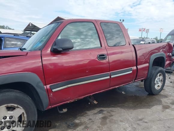 ✅ 2004 Chevrolet Silverado 1500 LS • VIN: 1GCEK19T34E275843 • Lot: 43444299. Wystawiony na IAAI z przebiegiem 162 652 mil. Bezpłatny archiwum sprzedaży aukcyjnych z USA i szczegółowy raport historii pojazdu na DreamBid. Zdjęcie 20.