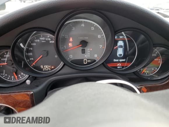 ✅ 2010 Porsche Panamera S • VIN: WP0AB2A74AL061714 • Лот: 84798375. Опубликован ранее на Copart с пробегом 91 964 миль. Бесплатный доступ к архиву аукционных продаж из США и подробный отчёт об истории автомобиля на DreamBid. Изображение 9.