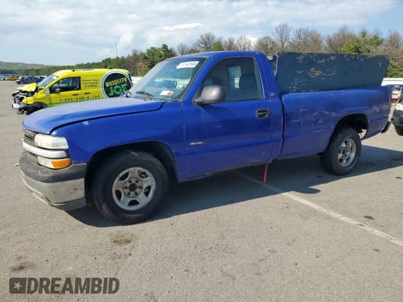 ✅ 2001 Chevrolet Silverado 1500 • VIN: 1GCEC14WX1Z105028 • Лот: 61943984. Опубликован ранее на Copart с пробегом 206 778 миль. Бесплатный доступ к архиву аукционных продаж из США и подробный отчёт об истории автомобиля на DreamBid. Изображение 1.