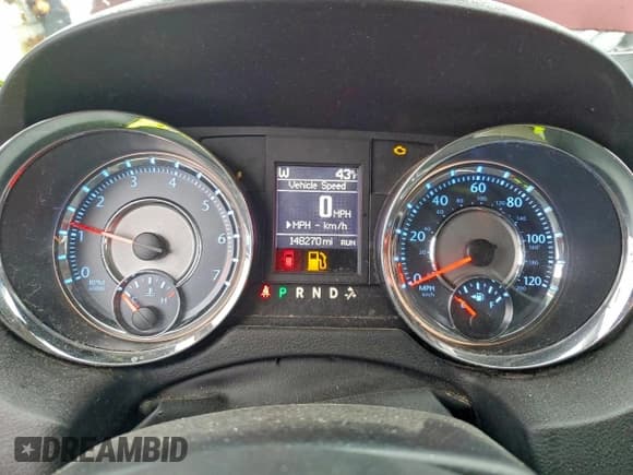 ✅ 2015 Chrysler Town & Country Touring • VIN: 2C4RC1BG6FR561817 • Лот: 94130165. Опубликован ранее на Copart с пробегом 148 270 миль. Бесплатный доступ к архиву аукционных продаж из США и подробный отчёт об истории автомобиля на DreamBid. Изображение 9.