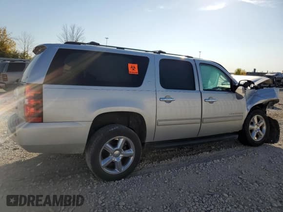 ✅ 2012 Chevrolet Suburban LT • VIN: 1GNSKJE72CR172827 • Lot: 74595184. Wystawiony na Copart z przebiegiem Nie podano. Bezpłatny archiwum sprzedaży aukcyjnych z USA i szczegółowy raport historii pojazdu na DreamBid. Zdjęcie 3.