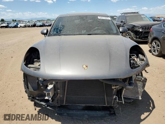 ✅ 2015 Porsche Macan Turbo • VIN: WP1AF2A5XFLB97841 • Lot: 64074845. Wystawiony na Copart z przebiegiem 111 284 mil. Bezpłatny archiwum sprzedaży aukcyjnych z USA i szczegółowy raport historii pojazdu na DreamBid. Zdjęcie 5.