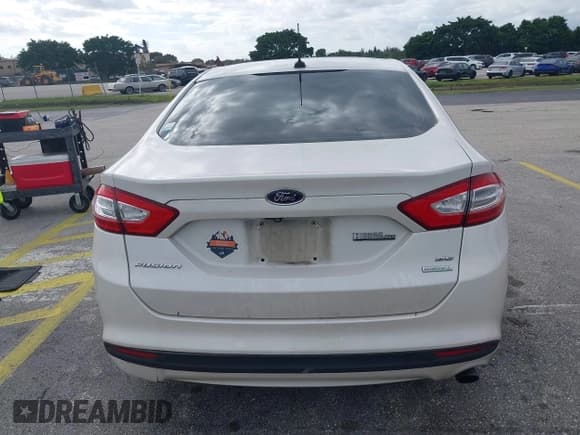 ✅ 2015 Ford Fusion SE • VIN: 1FA6P0HD9F5116439 • Lot: 43479817. Wystawiony na IAAI z przebiegiem 119 752 mil. Bezpłatny archiwum sprzedaży aukcyjnych z USA i szczegółowy raport historii pojazdu na DreamBid. Zdjęcie 16.