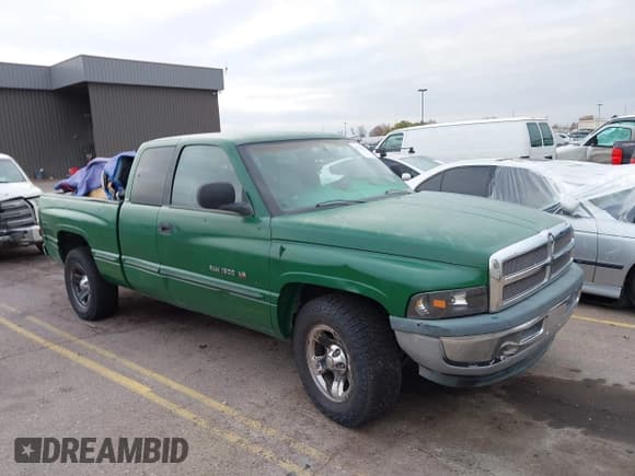 ✅ 1998 Dodge 1500 • VIN: 3B7HC12Z8WG103859 • Lot: 43722592. Wystawiony na IAAI z przebiegiem Nie podano. Bezpłatny archiwum sprzedaży aukcyjnych z USA i szczegółowy raport historii pojazdu na DreamBid. Zdjęcie 1.