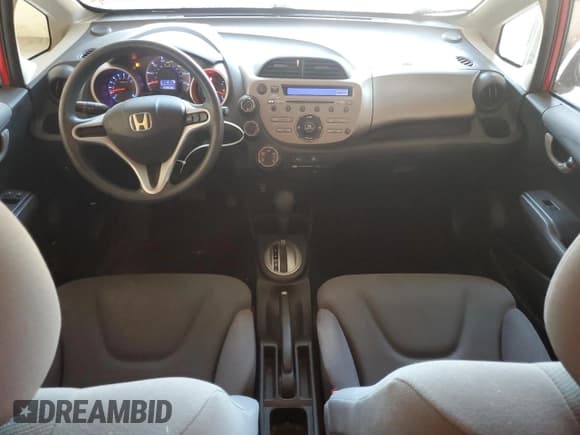 ✅ 2012 Honda Fit • VIN: JHMGE8H33CC020127 • Лот: 81866495. Опубликован ранее на Copart с пробегом 159 686 миль. Бесплатный доступ к архиву аукционных продаж из США и подробный отчёт об истории автомобиля на DreamBid. Изображение 8.