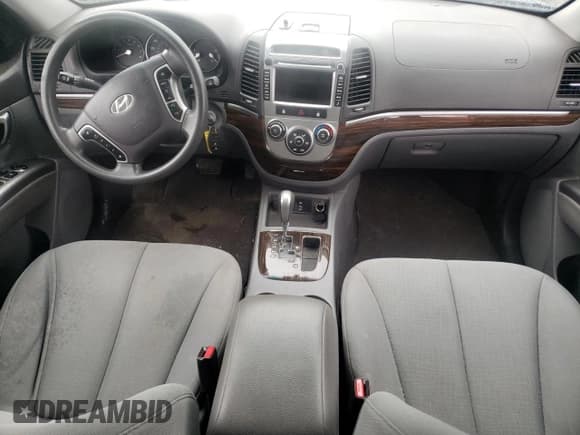 ✅ 2010 Hyundai Santa Fe GLS • VIN: 5NMSG3AB7AH399738 • Lot: 72735734. Listed on Copart with 143,531 mi. Free auction sales archive from the USA and detailed vehicle history report at DreamBid. Image 8.
