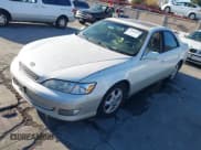 ✅ 2000 Lexus ES 300 • VIN: JT8BF28G5Y0248095 • Lot: 43899030. Listed on IAAI with 132,712 mi. Free auction sales archive from the USA and detailed vehicle history report at DreamBid. Image 2.