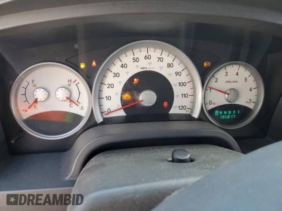 2006 Dodge Dakota SLT z VIN 1D7HE42N26S666249, wystawiony jako Copart lot #82193124 z przebiegiem 195 817 mil mil oraz Szkoda całkowita • Salvage title. Historia ofert i sprzedaży dostępna na DreamBid. Obrazek 9.