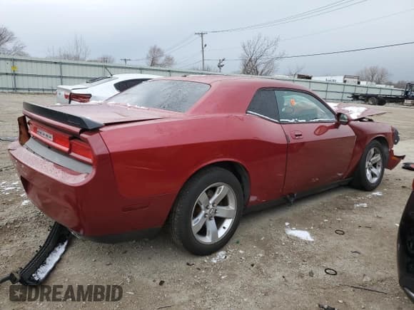 ✅ 2010 Dodge Challenger SE • VIN: 2B3CJ4DV0AH261604 • Lot: 47954764. Wystawiony na Copart z przebiegiem 140 327 mil. Bezpłatny archiwum sprzedaży aukcyjnych z USA i szczegółowy raport historii pojazdu na DreamBid. Zdjęcie 3.