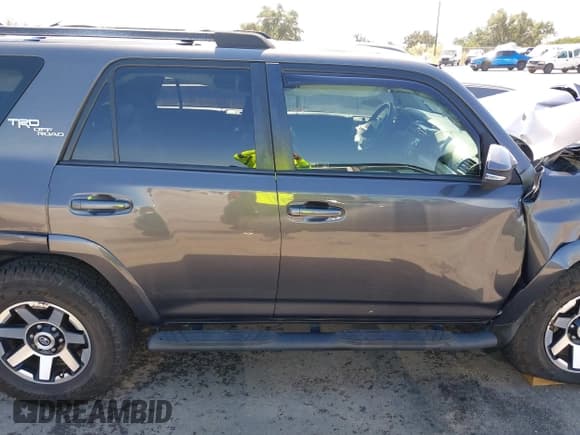 ✅ 2017 Toyota 4Runner TRD Pro • VIN: JTEBU5JR2H5432798 • Lot: 43444504. Listed on IAAI with 121,902 mi. Free auction sales archive from the USA and detailed vehicle history report at DreamBid. Image 13.