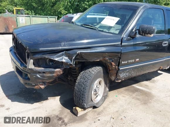 ✅ 1997 Dodge 1500 • VIN: 3B7HF13Z4VG793727 • Лот: 42231961. Опубликован ранее на IAAI с пробегом 278 240 миль. Бесплатный доступ к архиву аукционных продаж из США и подробный отчёт об истории автомобиля на DreamBid. Изображение 6.