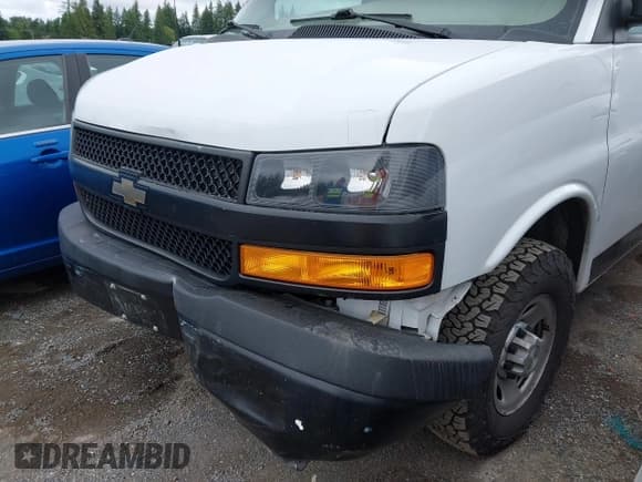 ✅ 2020 Chevrolet Express Cargo • VIN: 1GCWGAFGXL1276698 • Lot: 42406833. Listed on IAAI with 63,143 mi. Free auction sales archive from the USA and detailed vehicle history report at DreamBid. Image 12.