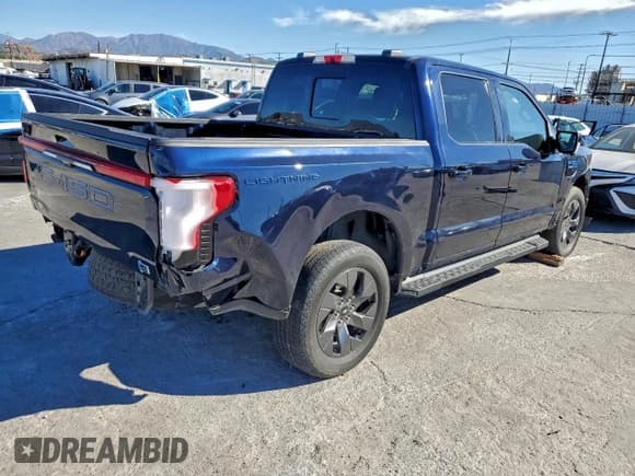 ✅ 2023 Ford F-150 Lightning Pro • VIN: 1FTVW1EV2PWG13534 • Лот: 95792705. Опубликован ранее на Copart с пробегом Не указан. Бесплатный доступ к архиву аукционных продаж из США и подробный отчёт об истории автомобиля на DreamBid. Изображение 3.