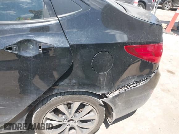 ✅ 2017 Hyundai Accent SE • VIN: KMHCT4AE8HU353902 • Lot: 42913752. Wystawiony na IAAI z przebiegiem 60 941 mil. Bezpłatny archiwum sprzedaży aukcyjnych z USA i szczegółowy raport historii pojazdu na DreamBid. Zdjęcie 12.