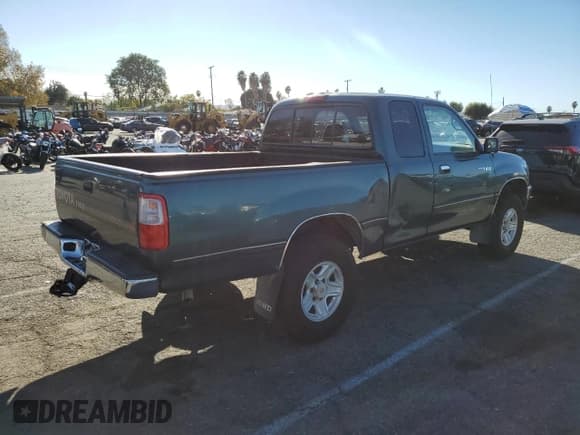 ✅ 1998 Toyota T100 SR5 • VIN: JT4UN24D5W0054477 • Lot: 87226134. Listed on Copart with 121,501 mi. Free auction sales archive from the USA and detailed vehicle history report at DreamBid. Image 3.