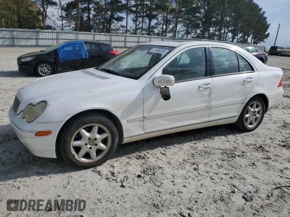 ✅ 2001 Mercedes-Benz C 230/260/280/320 • VIN: WDBRF61J51F078805 • Lot: 51609285. Listed on Copart with 223,663 mi. Free auction sales archive from the USA and detailed vehicle history report at DreamBid. Image 1.