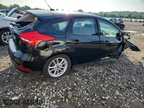 ✅ 2015 Ford Focus SE • VIN: 1FADP3K26FL201461 • Lot: 62369225. Wystawiony na Copart z przebiegiem 146 318 mil. Bezpłatny archiwum sprzedaży aukcyjnych z USA i szczegółowy raport historii pojazdu na DreamBid. Zdjęcie 3.