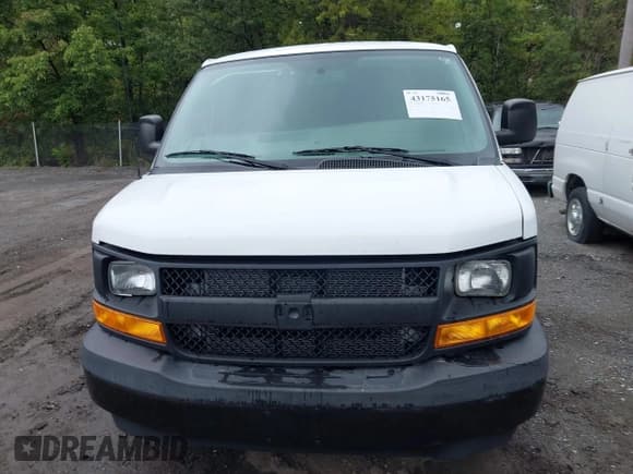 ✅ 2017 Chevrolet Express Cargo • VIN: 1GCWGAFFXH1342794 • Lot: 43175165. Wystawiony na IAAI z przebiegiem 126 077 mil. Bezpłatny archiwum sprzedaży aukcyjnych z USA i szczegółowy raport historii pojazdu na DreamBid. Zdjęcie 12.