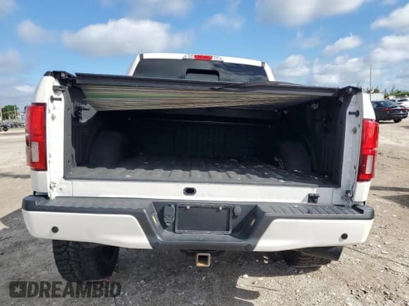 ✅ 2018 Ford F-150 XL • VIN: 1FTFW1E12JFD73118 • Lot: 84455795. Listed on Copart with 36,589 mi. Free auction sales archive from the USA and detailed vehicle history report at DreamBid. Image 6.