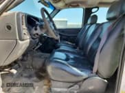 ✅ 2006 Chevrolet Silverado 2500HD Work Truck • VIN: 1GCHC23D06F231118 • Лот: 65697235. Опубликован ранее на Copart с пробегом 142 130 миль. Бесплатный доступ к архиву аукционных продаж из США и подробный отчёт об истории автомобиля на DreamBid. Изображение 7.