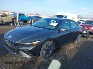 ✅ 2025 Hyundai Elantra SEL Convenience • VIN: KMHLS4DG0SU043993 • Лот: 43657828. Опубликован ранее на IAAI с пробегом 8 418 миль. Бесплатный доступ к архиву аукционных продаж из США и подробный отчёт об истории автомобиля на DreamBid. Изображение 2.