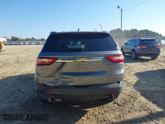 ✅ 2020 Chevrolet Traverse LS • VIN: 1GNERFKW7LJ125986 • Lot: 43445640. Wystawiony na IAAI z przebiegiem 93 583 mil. Bezpłatny archiwum sprzedaży aukcyjnych z USA i szczegółowy raport historii pojazdu na DreamBid. Zdjęcie 17.